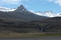 Nordeuropa, Island: Große Expedition - Bergkette in Ostisland